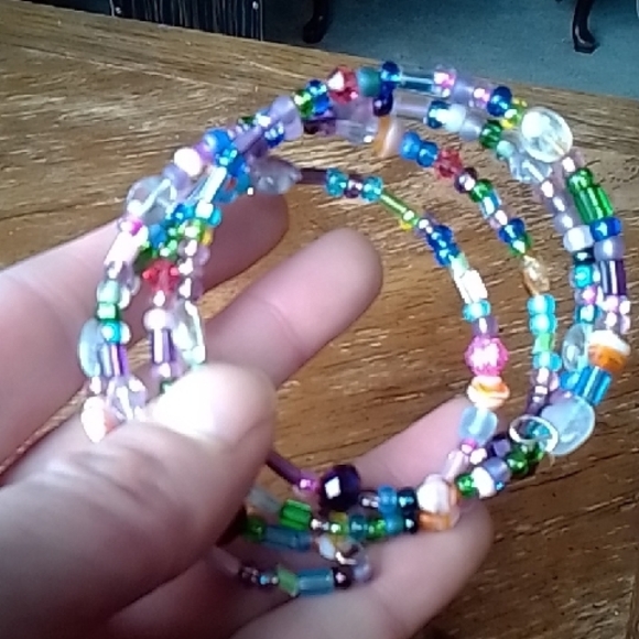Colorful Beaded Memory Wire Bracelet!!! - Picture 4 of 5